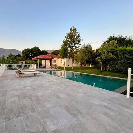 فيلة Green Garden & Pool *
