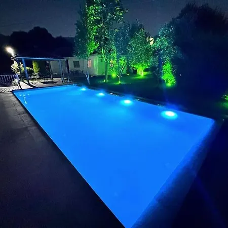 Willa Green Garden & Pool