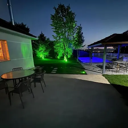Willa Green Garden & Pool Gurre e Vogel