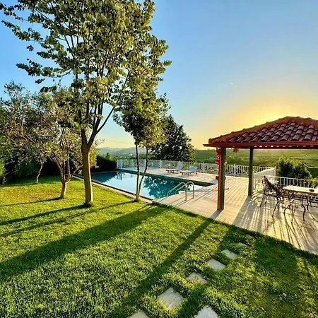 فيلة Green Garden & Pool