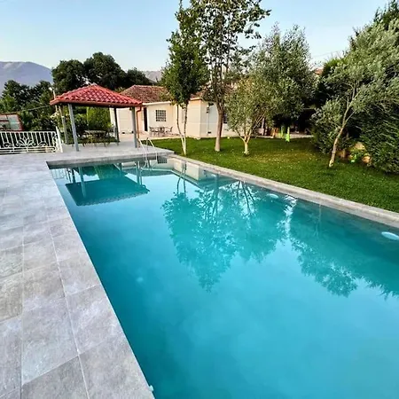 Green Garden & Pool فيلة *
